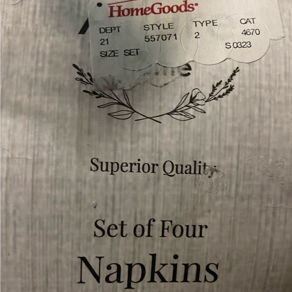 Superior Qualit
Set of Four Napkins 18" x 18"